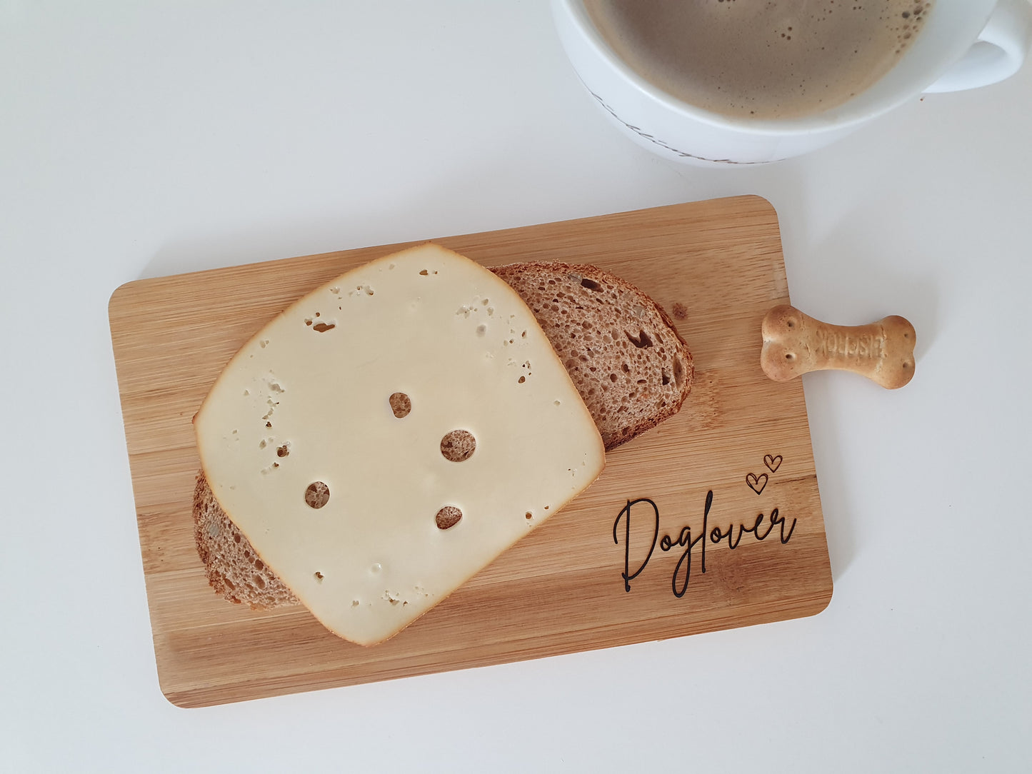 FRÜHSTÜCKSBRETTCHEN MIT GRAVUR
