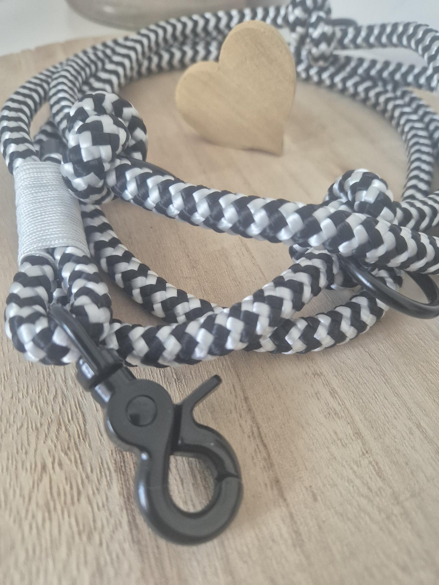 Rope dog leash collar set in black and white | BLACK SENSATION