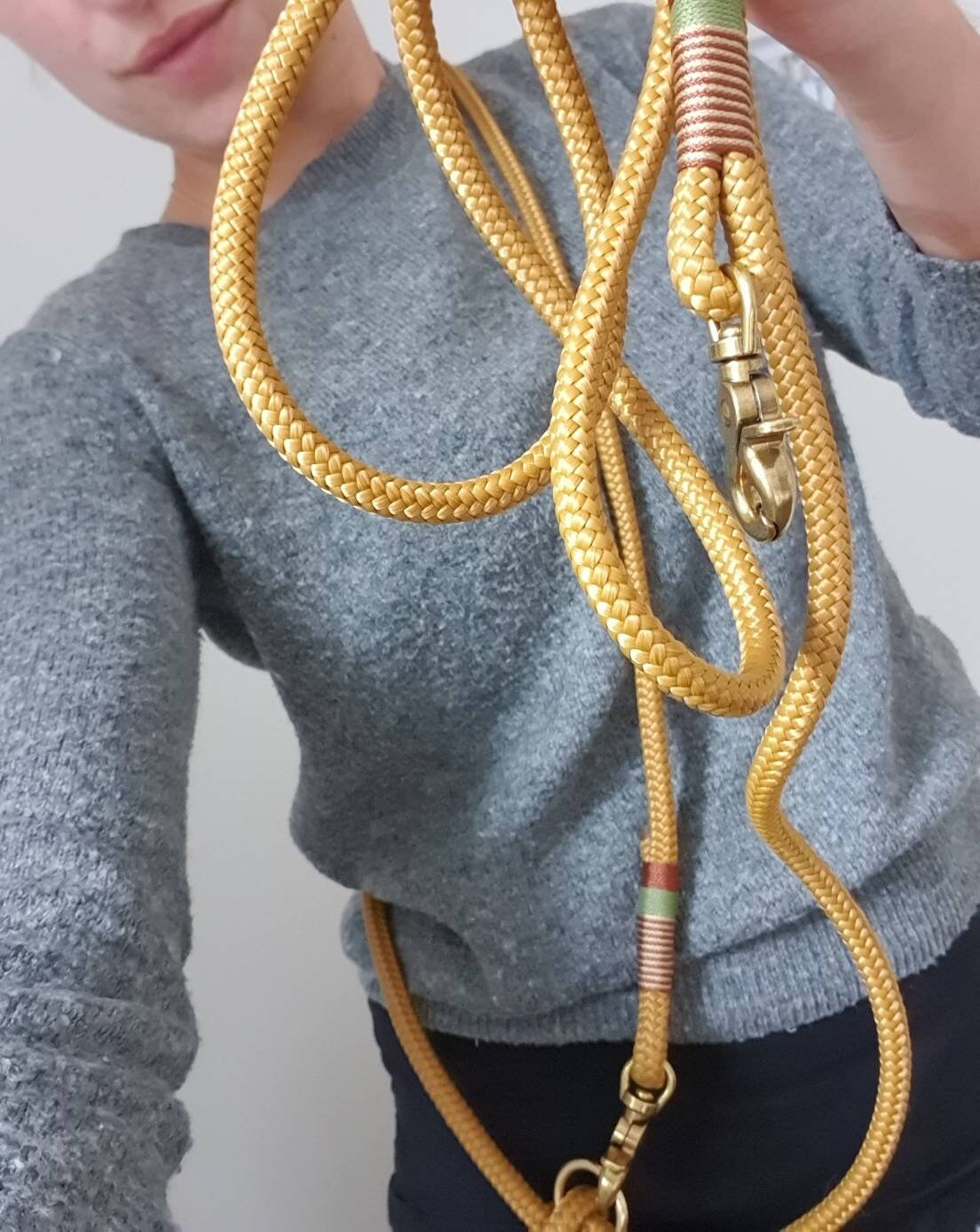 Rope leash in mustard yellow with wine red and khaki | Amber towline